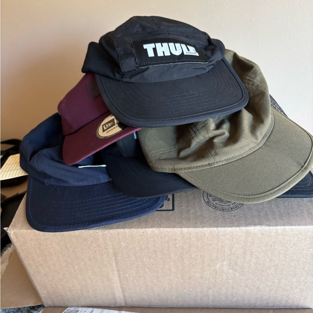 Thule, Fox, Outdoor Research, Specialized hat lot.